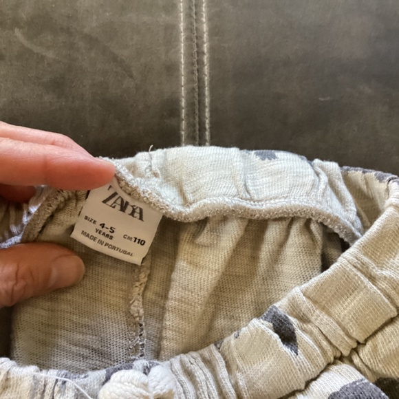 Zara cotton pants size 4-5t - Picture 3 of 4